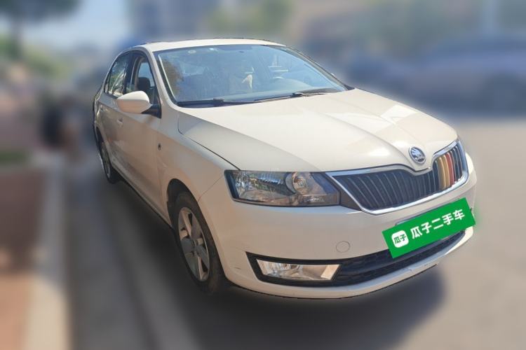 Used Skoda Rapid 2015 1.6L Manual Smart Selection Model Front Right 45 Deg