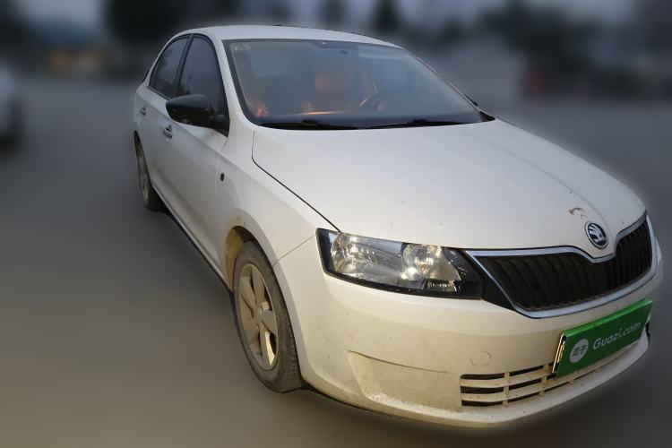 Used Skoda Rapid 2015 1.4L Manual Enjoyment Model Front Right 45 Deg
