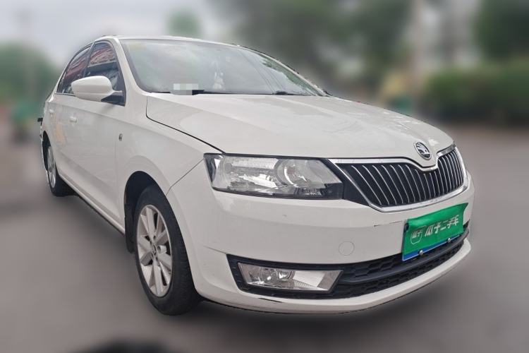 Used Skoda Rapid 2015 1.6L Automatic Smart Selection Model Front Right 45 Deg