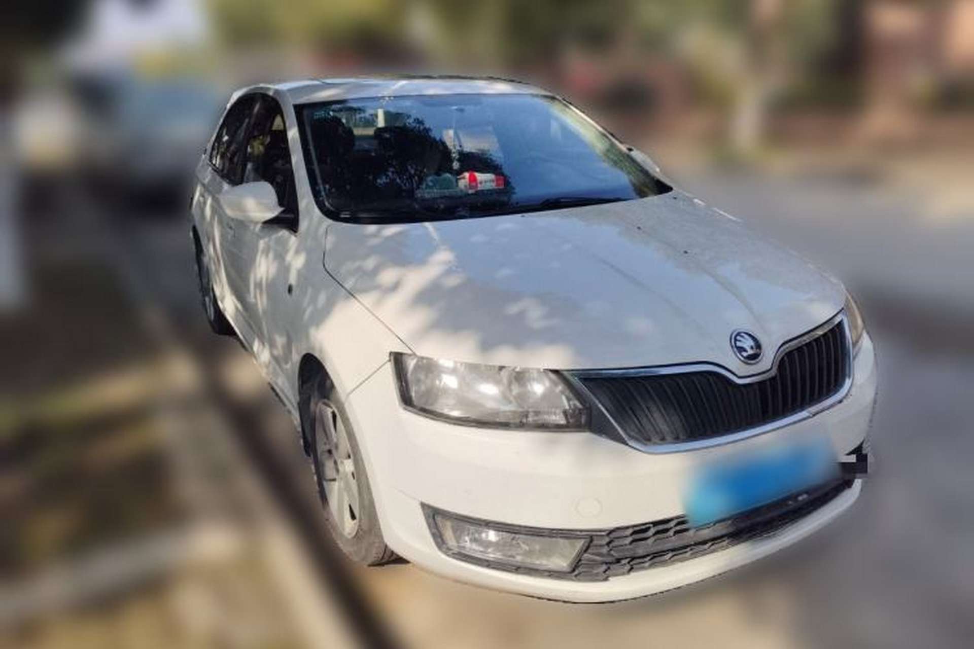 Used Skoda Rapid 2015 1.6L Automatic Smart Selection Model Front Right 45 Deg