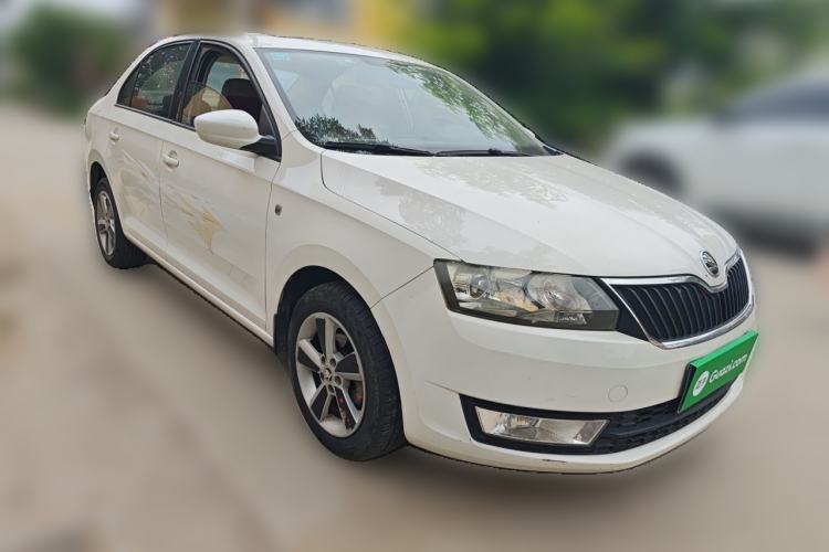 Used Skoda Rapid 2015 1.4L Manual Smart Selection Model Front Right 45 Deg
