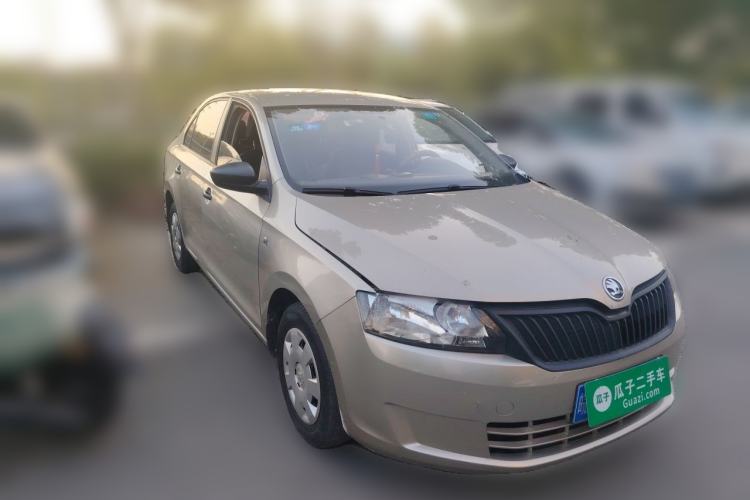 Used Skoda Rapid 2015 1.4L Manual Enjoyment Model Front Right 45 Deg