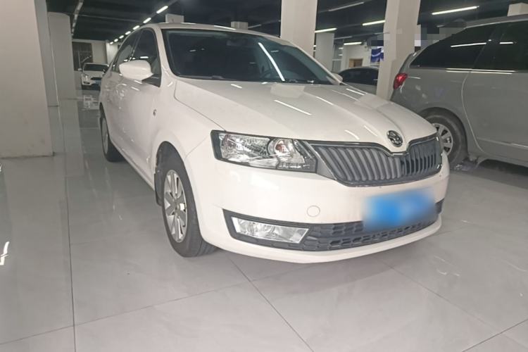 Used Skoda Rapid 2015 1.6L Manual Smart Selection Model Front Right 45 Deg
