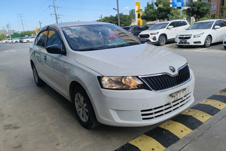 Used Skoda Rapid 2015 1.4L Manual Enjoyment Model Front Right 45 Deg