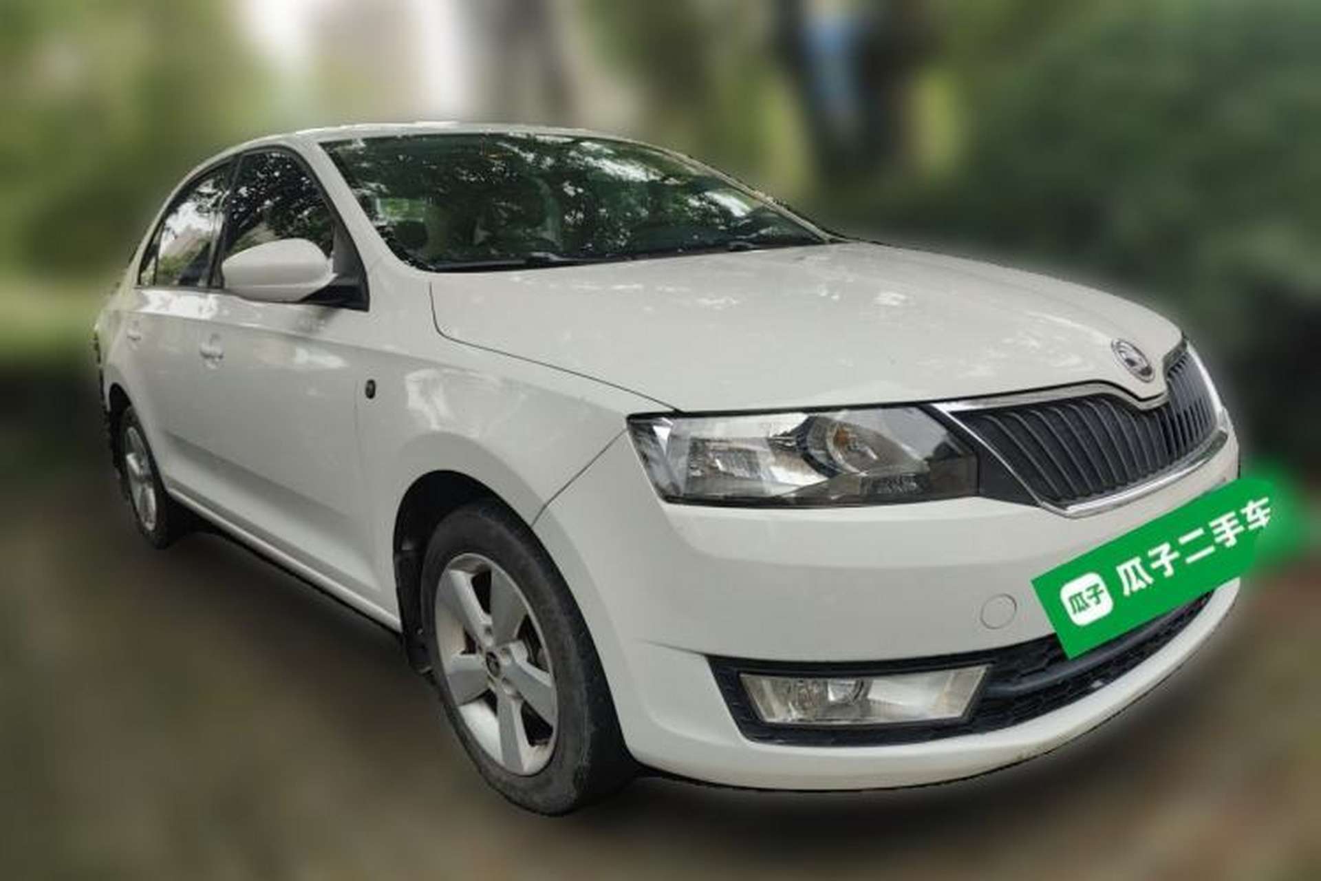 Used Skoda Rapid 2015 1.6L Automatic Smart Selection Model Front Right 45 Deg