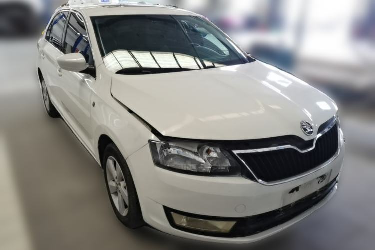 Used Skoda Rapid 2015 1.4L Manual Smart Selection Model Front Right 45 Deg