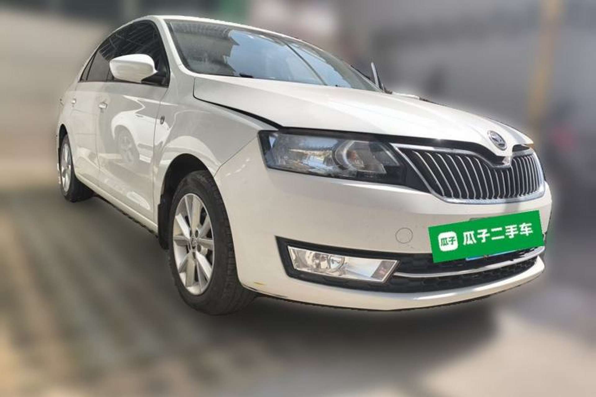 Used Skoda Rapid 2015 1.6L Automatic Smart Selection Model Front Right 45 Deg