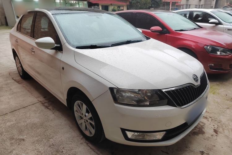 Used Skoda Rapid 2015 1.6L Manual Smart Selection Model Front Right 45 Deg