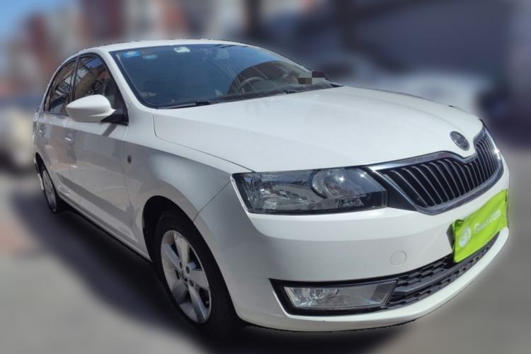 Used Skoda Rapid 2015 1.6L Automatic Smart Selection Model Front Right 45 Deg