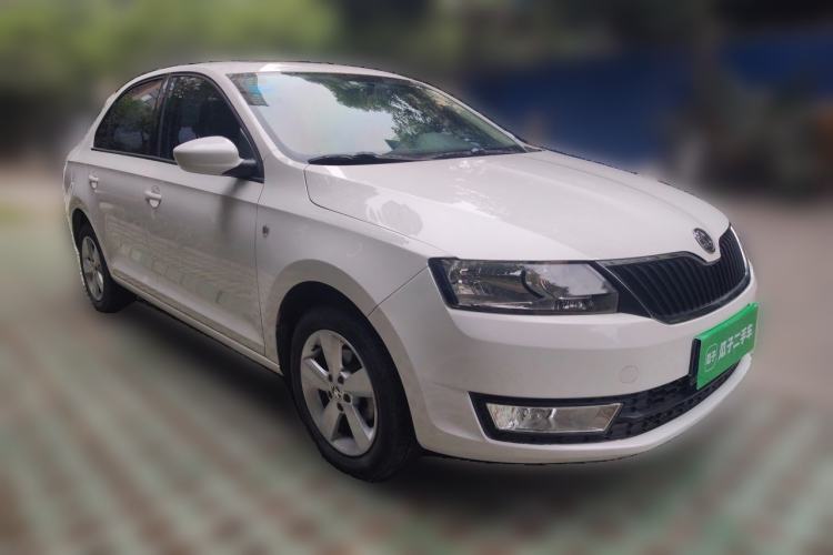 Used Skoda Rapid 2015 1.6L Manual Smart Selection Model Front Right 45 Deg