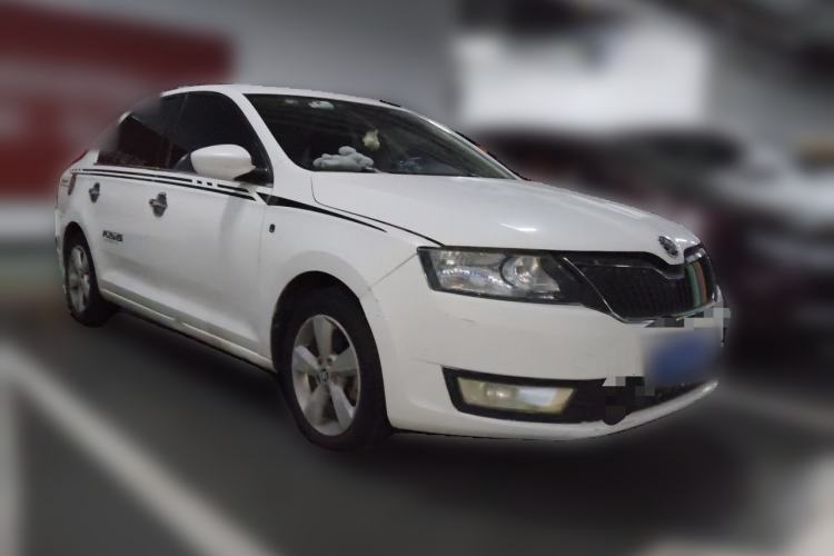 Used Skoda Rapid 2015 1.6L Manual Smart Selection Model Front Right 45 Deg