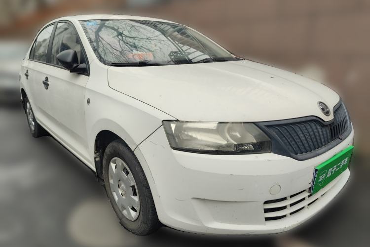 Used Skoda Rapid 2015 1.4L Manual Enjoyment Model Front Right 45 Deg