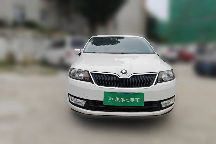 Used Skoda Rapid 2015 1.6L Automatic Smart Selection Model Front