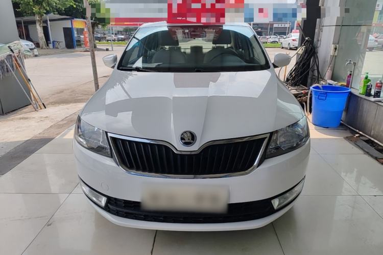 Used Skoda Rapid 2015 1.6L Automatic Smart Selection Model Front