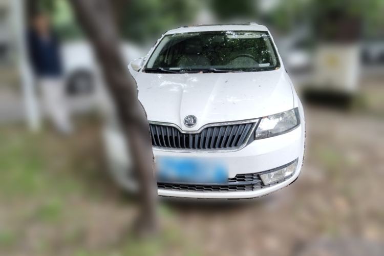 Used Skoda Rapid 2015 1.6L Automatic Smart Selection Model Front