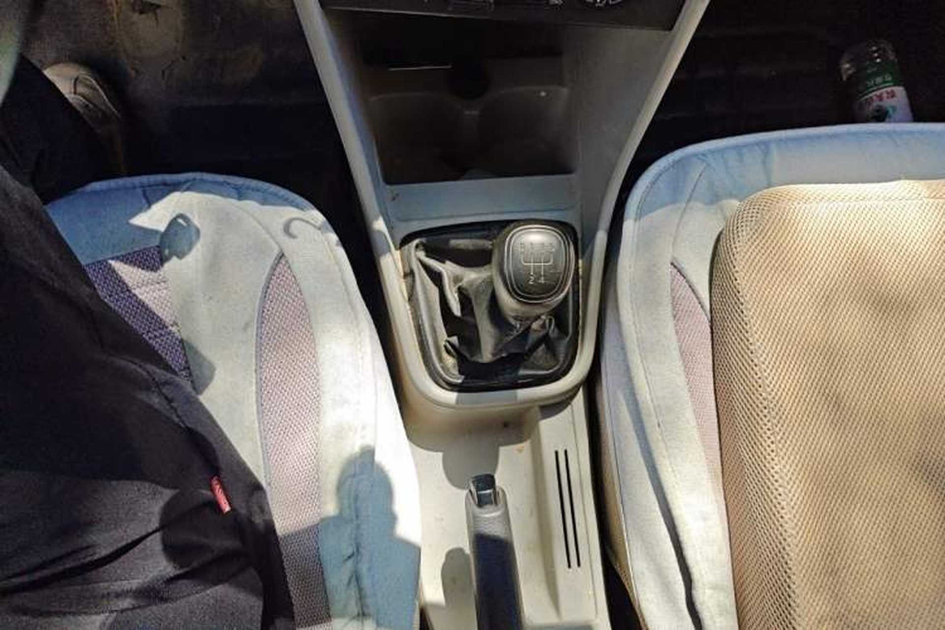 Used Skoda Rapid 2015 1.4L Manual Enjoyment Model Gear Lever