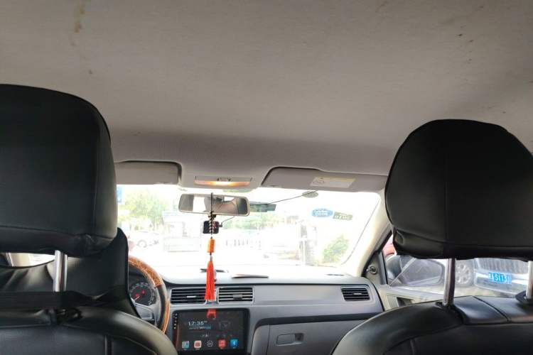 Used Skoda Rapid 2015 1.4L Manual Enjoyment Model Headliner