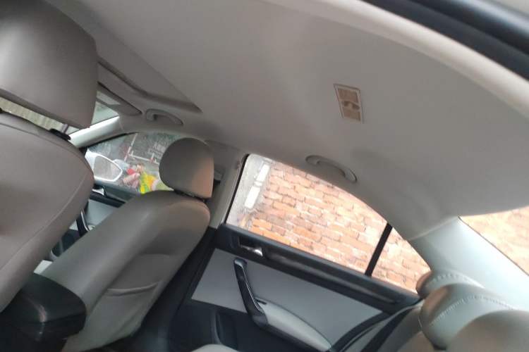 Used Skoda Rapid 2015 1.6L Manual Smart Selection Model Headliner