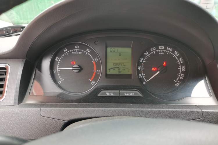 Used Skoda Rapid 2015 1.4L Manual Smart Selection Model Instrument Cluster