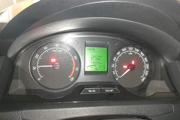 Used Skoda Rapid 2015 1.6L Manual Smart Selection Model Instrument Cluster