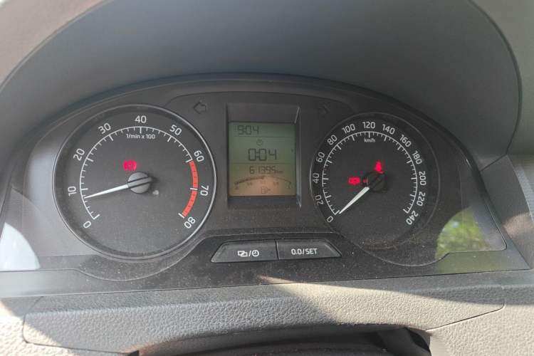Used Skoda Rapid 2015 1.6L Manual Smart Selection Model Instrument Cluster