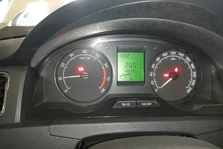 Used Skoda Rapid 2015 1.6L Manual Smart Selection Model Instrument Cluster