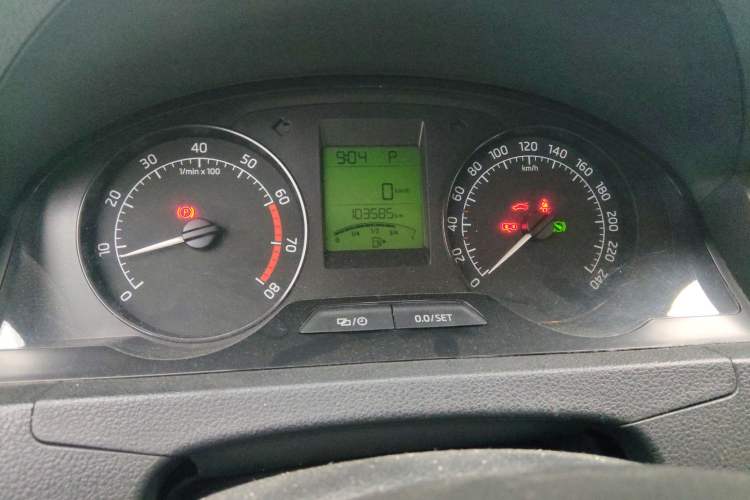 Used Skoda Rapid 2015 1.6L Automatic Smart Selection Model Instrument Cluster