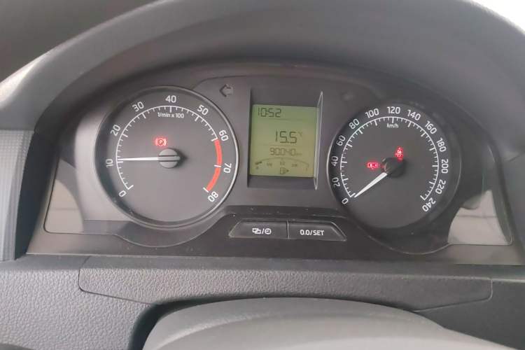 Used Skoda Rapid 2015 1.6L Manual Le Xuan Model Instrument Cluster