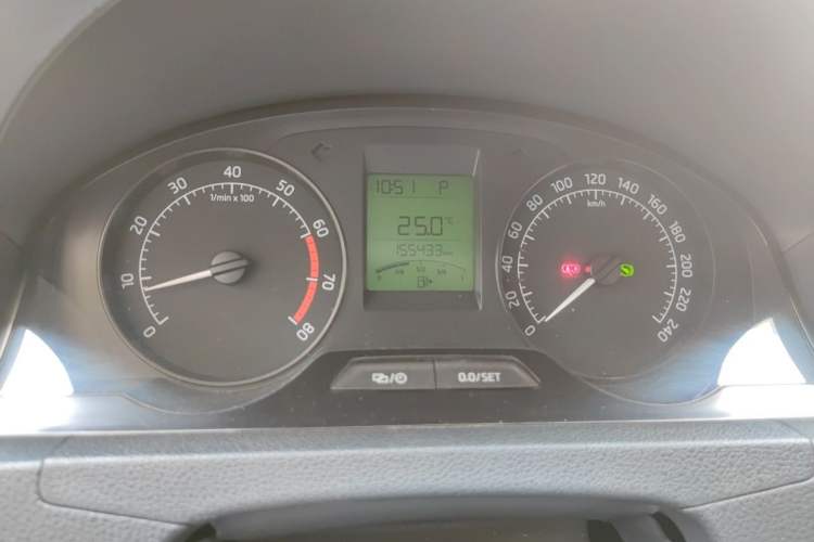 Used Skoda Rapid 2015 1.6L Automatic Smart Selection Model Instrument Cluster
