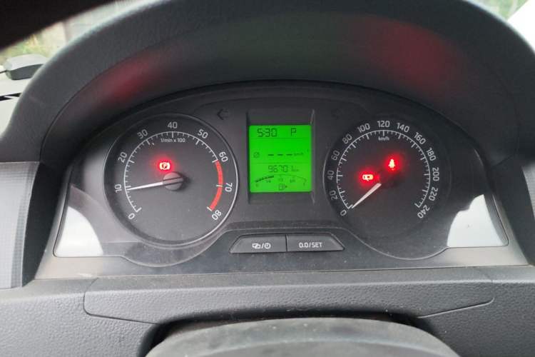 Used Skoda Rapid 2015 1.6L Automatic Smart Selection Model Instrument Cluster