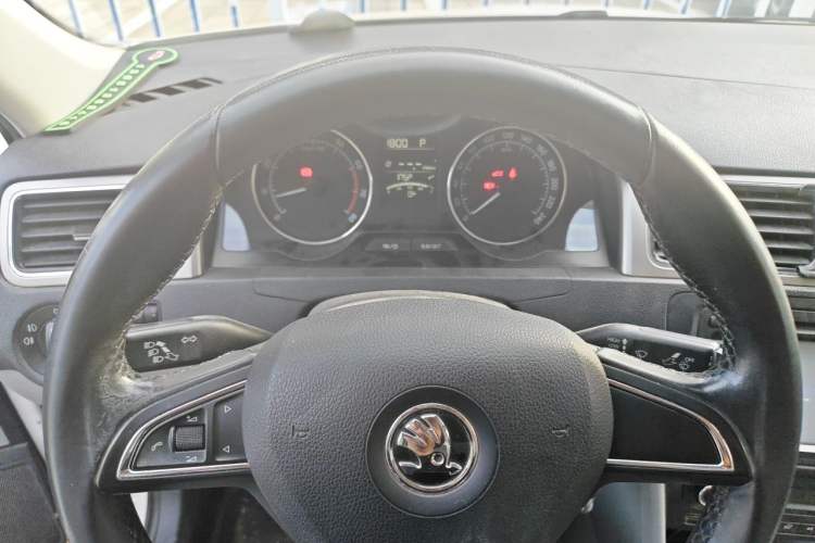 Used Skoda Rapid 2015 1.6L Automatic Preferred Model Instrument Cluster