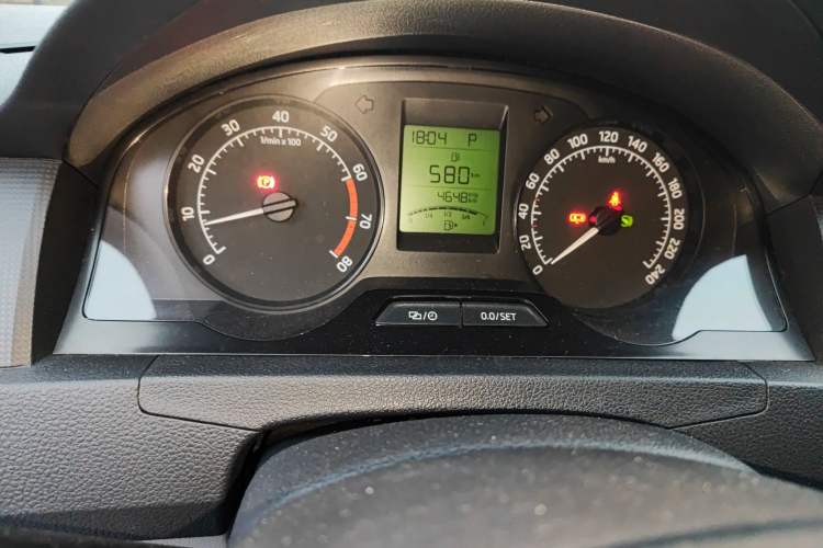Used Skoda Rapid 2015 1.6L Automatic Smart Selection Model Instrument Cluster