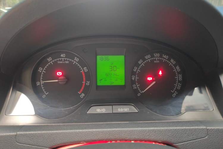 Used Skoda Rapid 2015 1.6L Manual Smart Selection Model Instrument Cluster