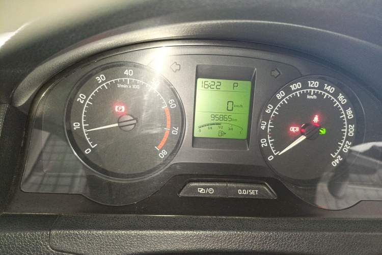Used Skoda Rapid 2015 1.6L Automatic Smart Selection Model Instrument Cluster