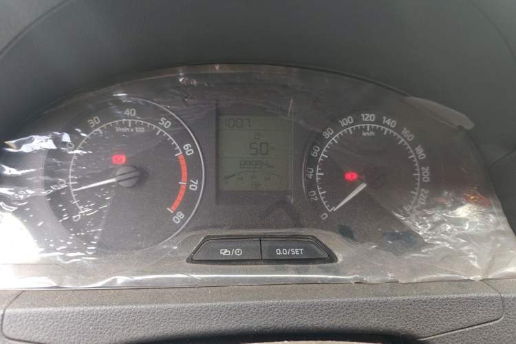 Used Skoda Rapid 2015 1.6L Manual Smart Selection Model Instrument Cluster
