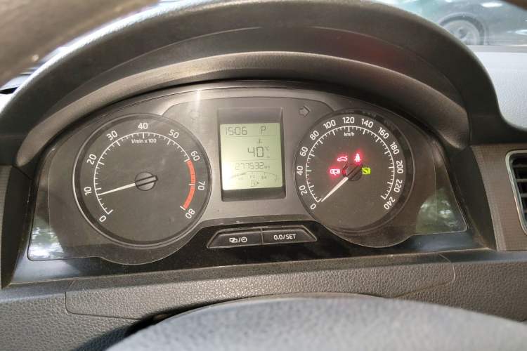 Used Skoda Rapid 2015 1.6L Automatic Smart Selection Model Instrument Cluster