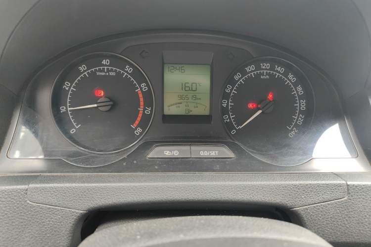 Used Skoda Rapid 2015 1.4L Manual Enjoyment Model Instrument Cluster