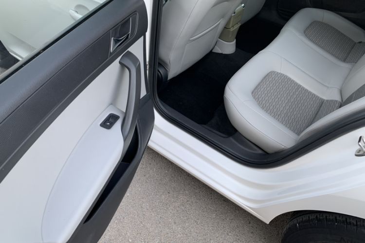 Used Skoda Rapid 2015 1.6L Automatic Smart Selection Model Interior 2