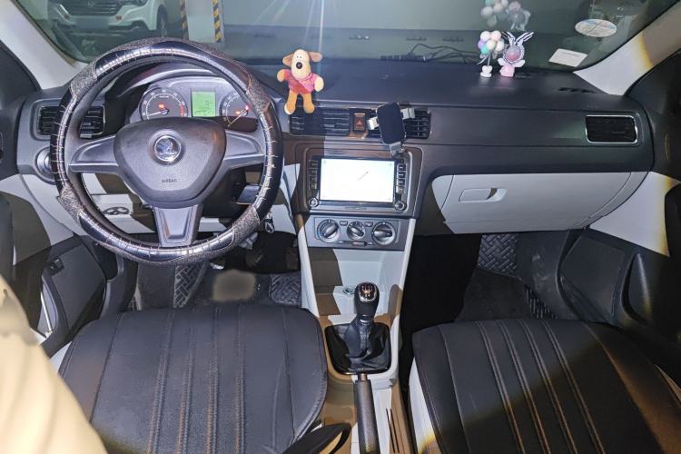 Used Skoda Rapid 2015 1.6L Manual Smart Selection Model Interior 2