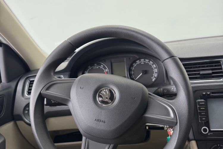 Used Skoda Rapid 2015 1.6L Automatic Smart Selection Model Interior 2