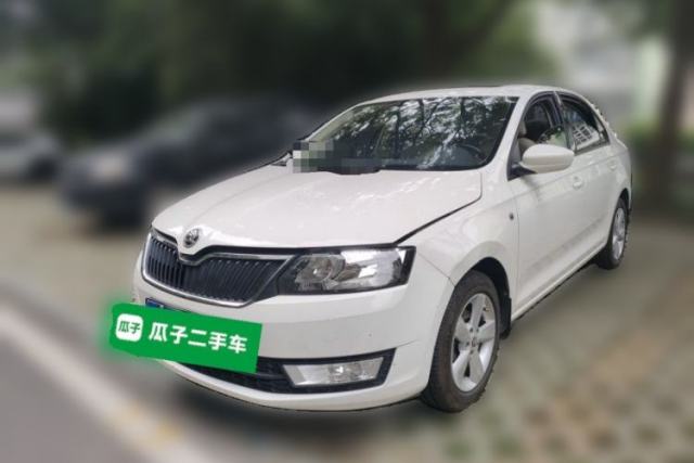 Used Skoda Rapid 2015 1.6L Manual Smart Selection Model