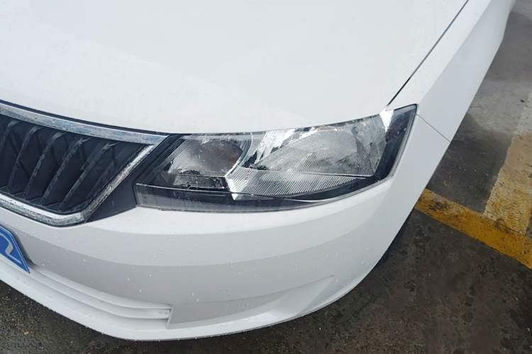 Used Skoda Rapid 2015 1.6L Manual Le Xuan Model Left Front Headlight