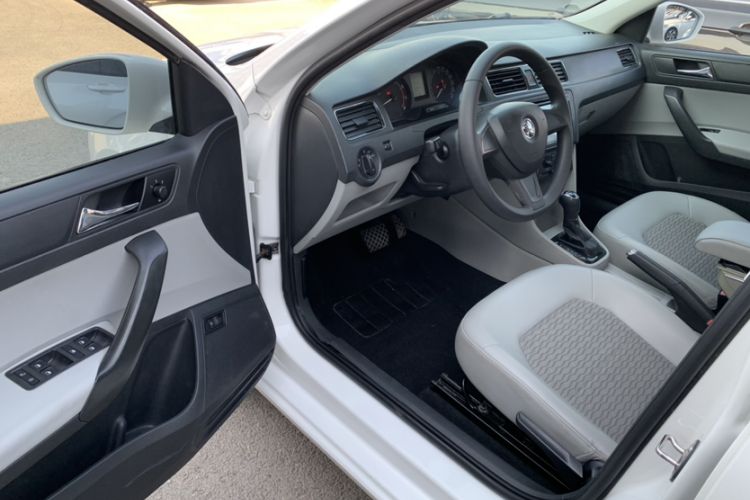 Used Skoda Rapid 2015 1.6L Automatic Smart Selection Model Left Front Seat