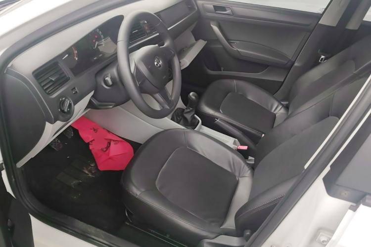 Used Skoda Rapid 2015 1.6L Manual Le Xuan Model Left Front Seat