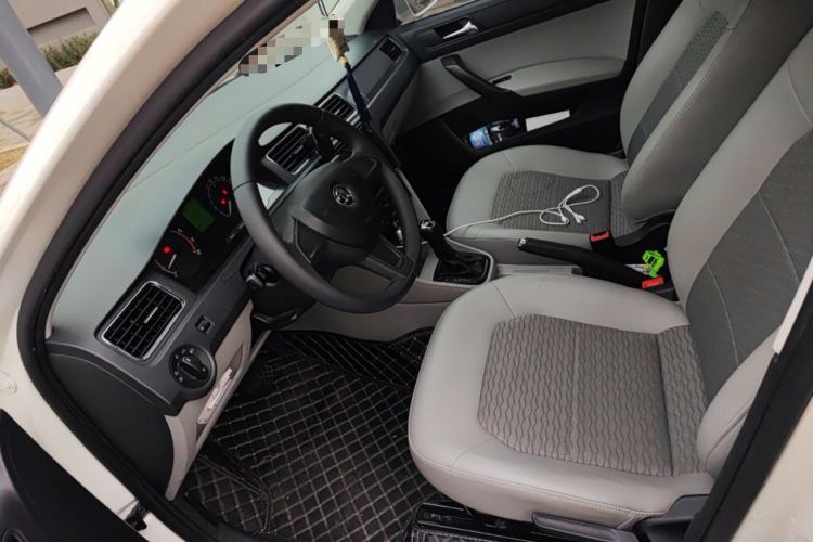 Used Skoda Rapid 2015 1.6L Automatic Smart Selection Model Left Front Seat