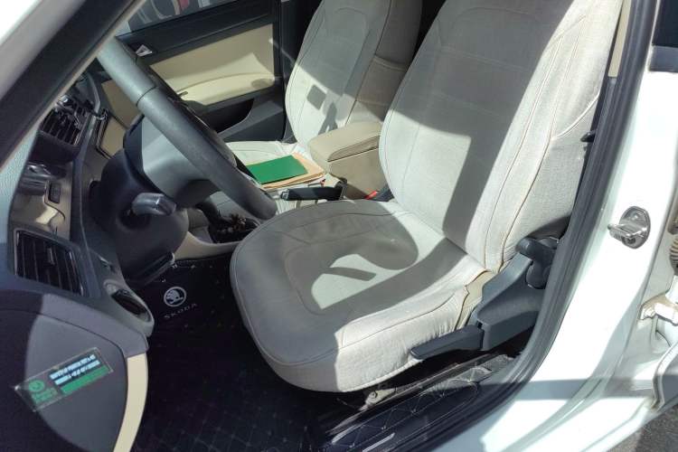 Used Skoda Rapid 2015 1.6L Automatic Smart Selection Model Left Front Seat
