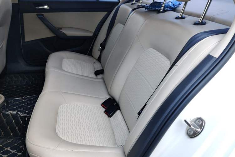 Used Skoda Rapid 2015 1.6L Automatic Smart Selection Model Left Rear Seat