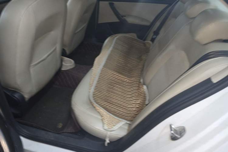 Used Skoda Rapid 2015 1.6L Automatic Smart Selection Model Left Rear Seat