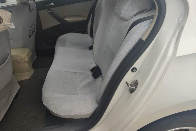 Used Skoda Rapid 2015 1.6L Automatic Smart Selection Model Left Rear Seat
