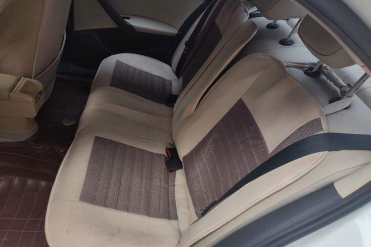 Used Skoda Rapid 2015 1.6L Manual Smart Selection Model Left Rear Seat
